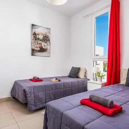 Playa De Fanabe Sleeps 8 With Pool Air Con And Wifi ヴィラ