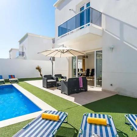 Vila Playa De Fanabe Sleeps 8 With Pool Air Con And Wifi Costa Adeje (Tenerife)
