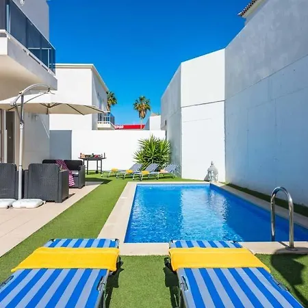 Vila Playa De Fanabe Sleeps 8 With Pool Air Con And Wifi *