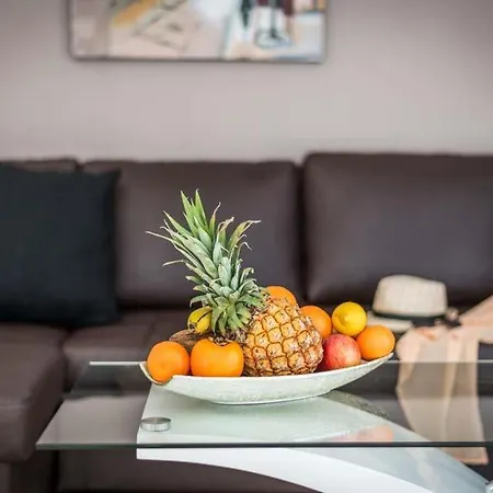 Vila Playa De Fanabe Sleeps 8 With Pool Air Con And Wifi *
